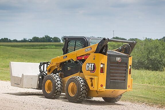 Аренда мини-погрузчика CAT 236D3