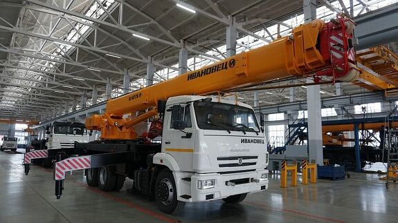Автомобильный кран Ивановец КС-45717К-1Р КАМАЗ-65115 25т